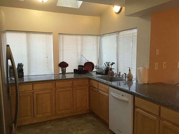 3rd image of 3924 Parkland Ave