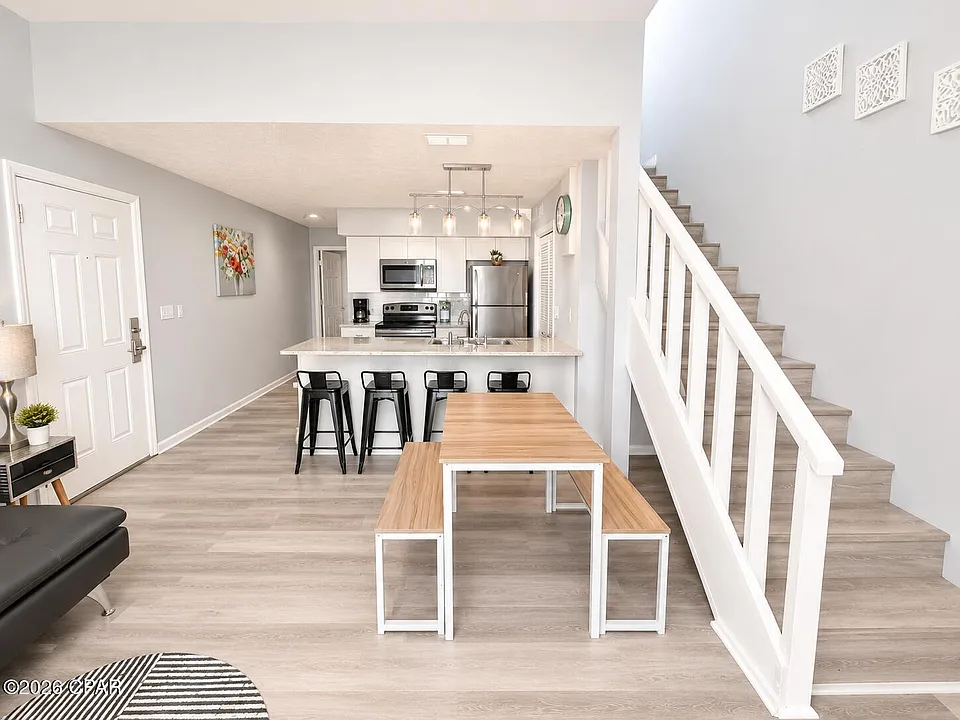 4113 Holiday Dr #201