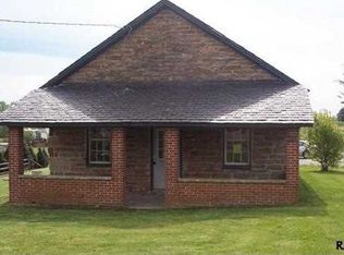 8 W Walnut Grove Rd, New Park, PA 17352