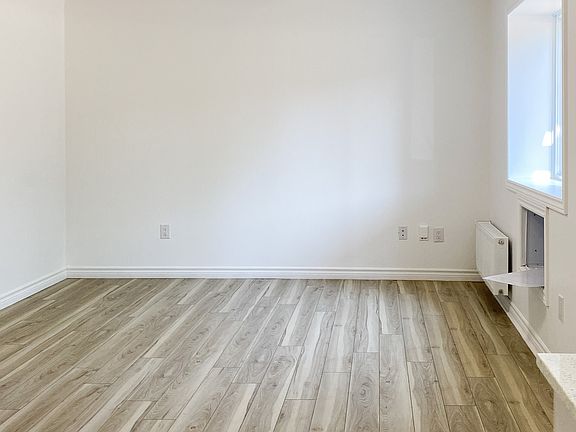 3rd image of 630 Cummings Ave #109