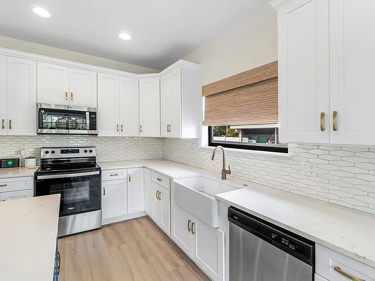 7606 S Olive Ave — Photo 10