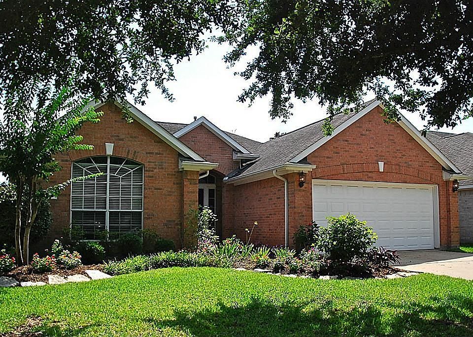 1st image of 814 Desert Rose Pl