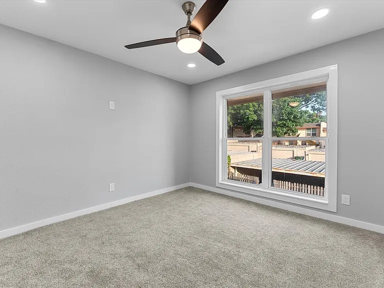 305 Valley Park Dr — Photo 30