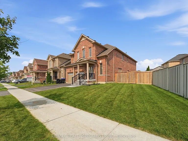 120 Milby Cres — Photo 2