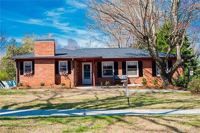 1st image of 638 Margaret Dr