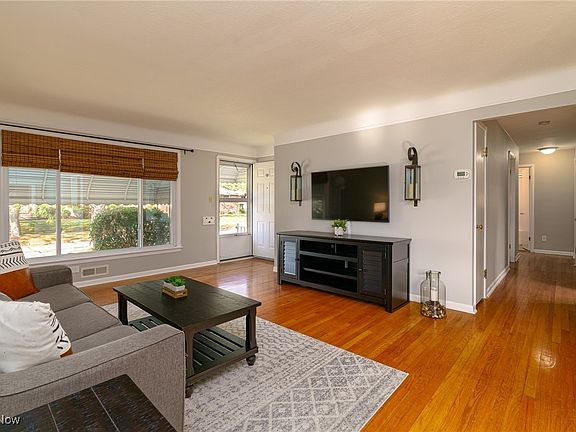 5th image of 6413 Alexandria Dr