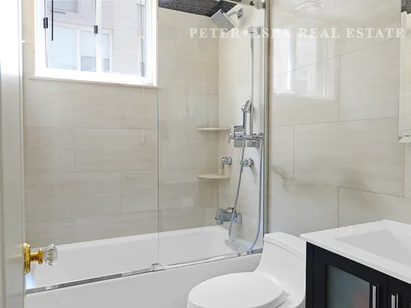 220 East 65th Street image 11 of 23