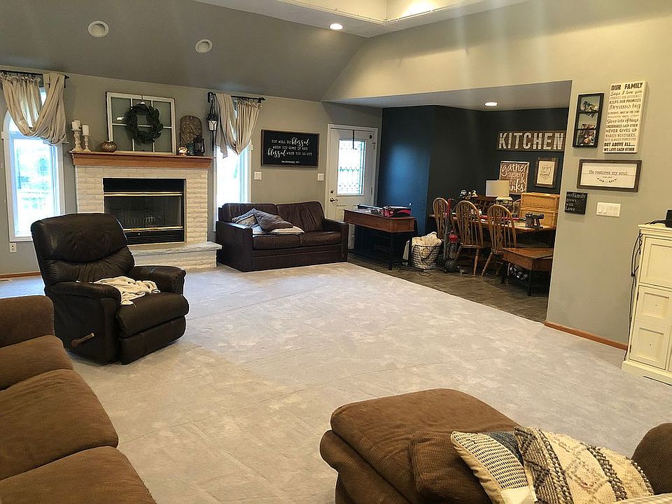 2nd image of 291 Pheasant Run Dr