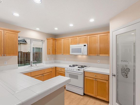 2nd image of 743 NE 64th Pl