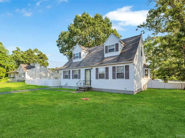 2 Brushwood Drive, Shirley, NY 11967
