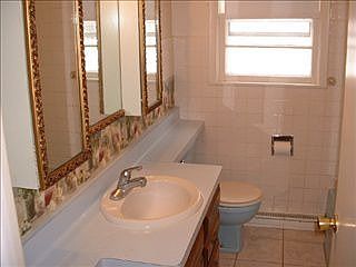 5th image of 4639 Charles St