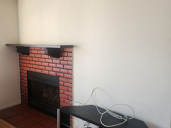 5th image of 10129 Commerce Ave #9