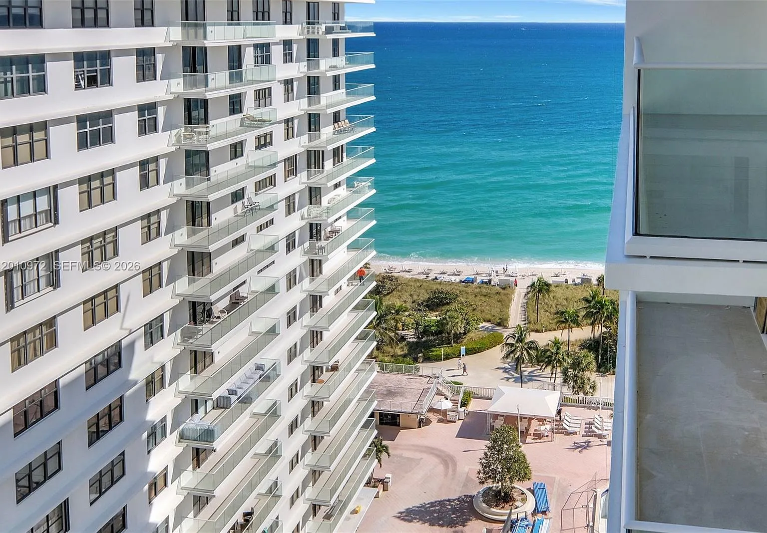 Balmoral Condo — Photo 1