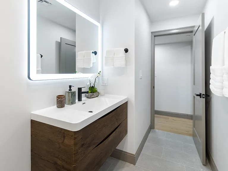 190 Salem St #4 — Photo 15