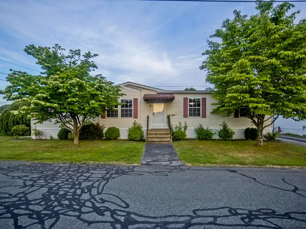 5 Somerset Rd, Chicopee, MA 01020