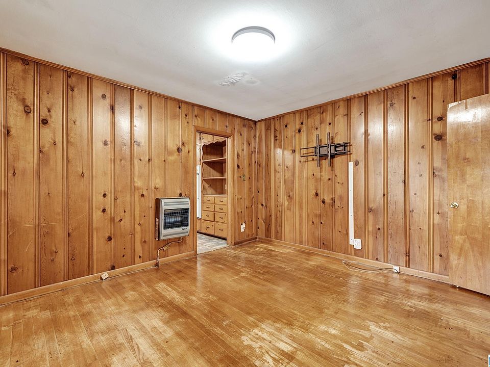 19th image of 2001 E Princeton Ave