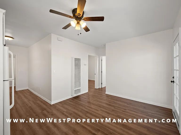 1043 Sampson St #A — Photo 6