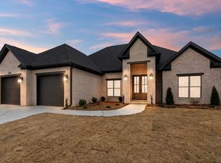 2353 Holly Hill Dr, Conway, AR 72034