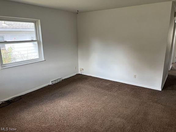 5th image of 823 Georgia Ave