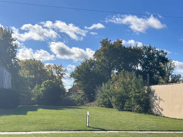 8453 W 79th St, Justice, IL 60458