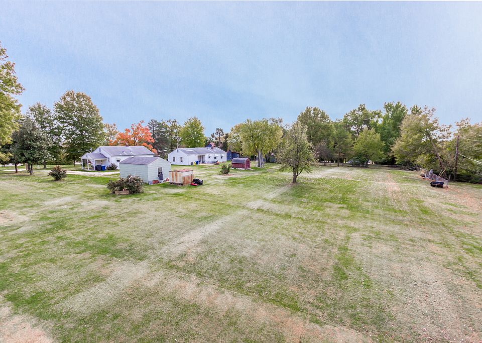 2nd image of 315 Woods Mill Rd