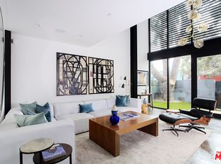 305 Venice Way, Venice, CA 90291