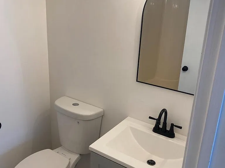 1005 Locust St — Photo 16