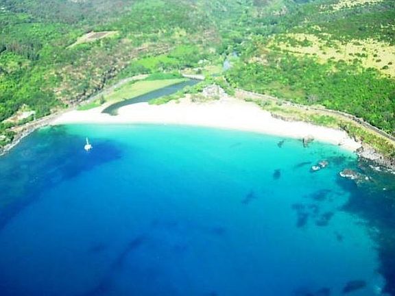 Close to famous Waimea Bay