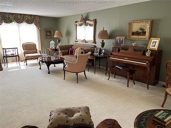 4th image of 509 Sheridan Cir