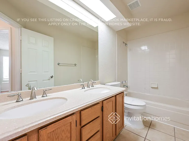 1572 Beacon Hill Dr — Photo 16