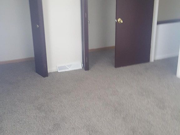 4th image of 5717 Eastwood Ave