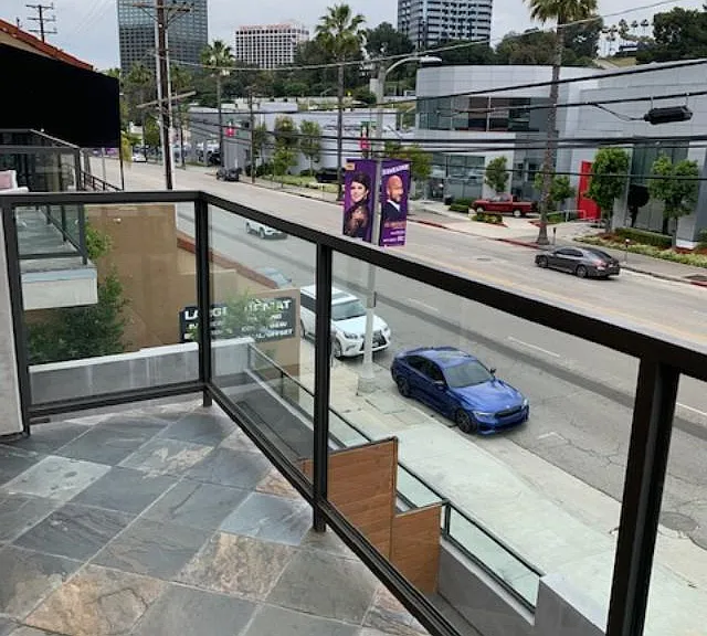 3521 Cahuenga Blvd W — Photo 17