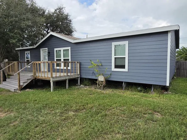 121 Copano Heights Blvd, Rockport, TX 78382
