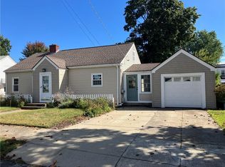 78 Edgemere Rd, Pawtucket, RI 02861