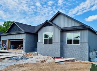 502 Cherokee Ct, Rogersville, MO 65742