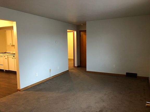 2nd image of 258 Northwood Ave APT 3
