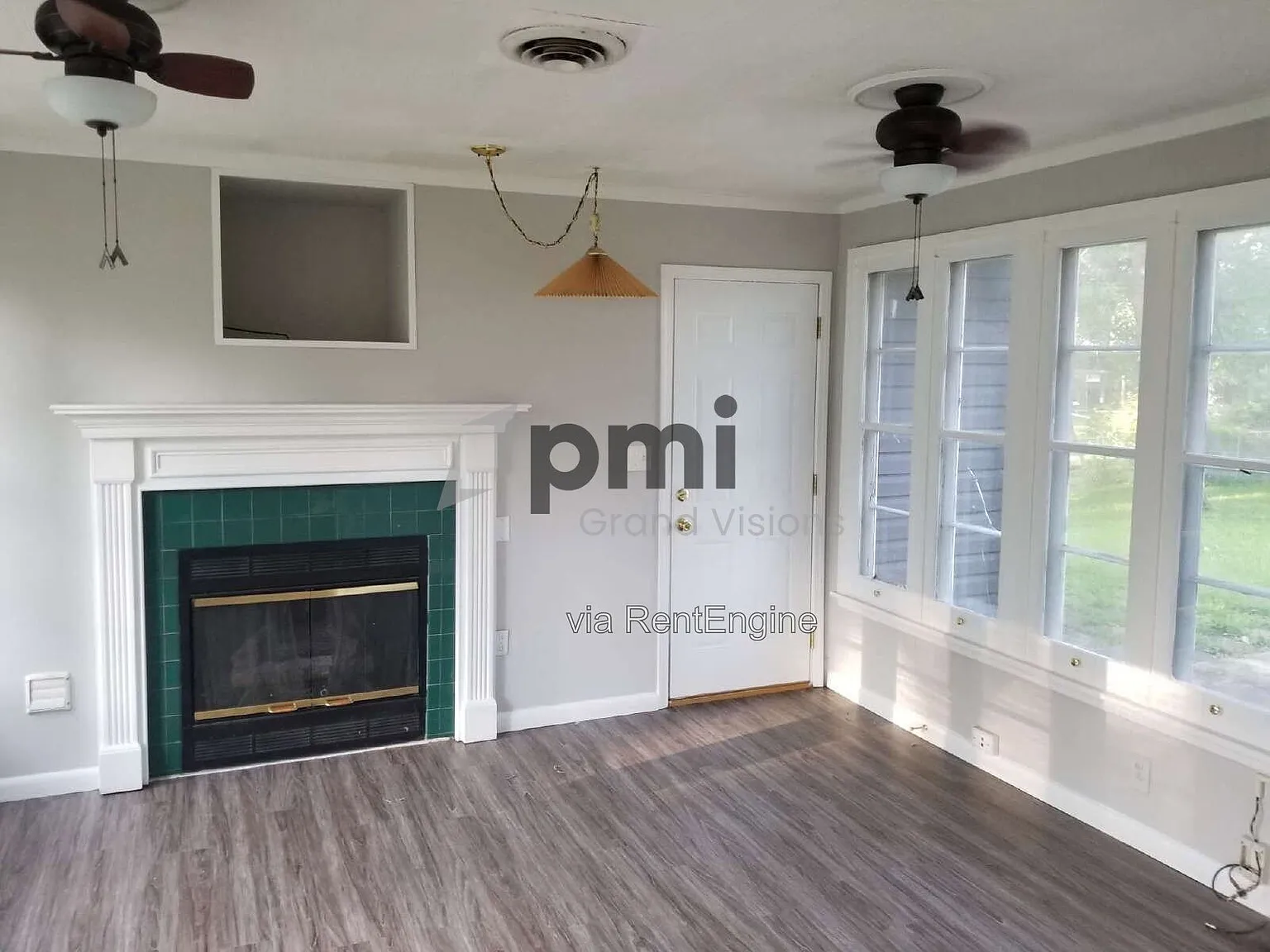 3 bed, 1.5 bath, 1100 sqft, $1,300 — Photo 4