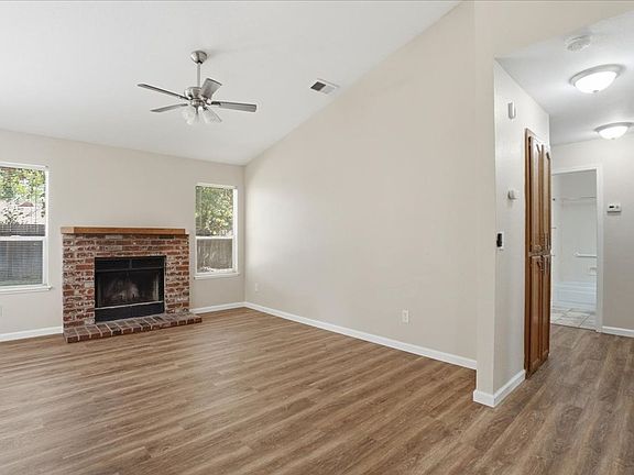 3rd image of 604 Hovey Way