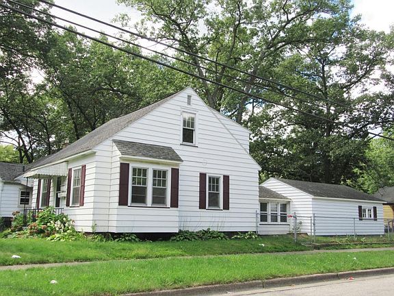 2nd image of 1907 Elwood St