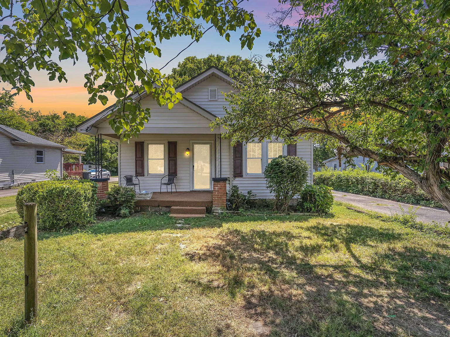 414 Maple St — Photo 2