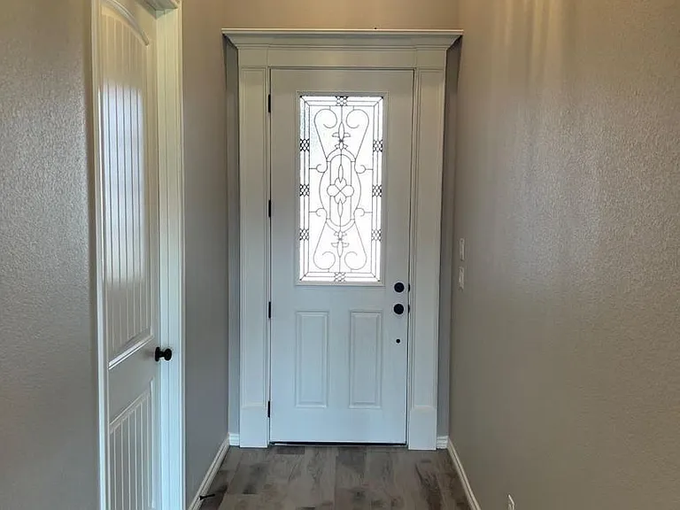 173 Crenshaw Ct — Photo 2