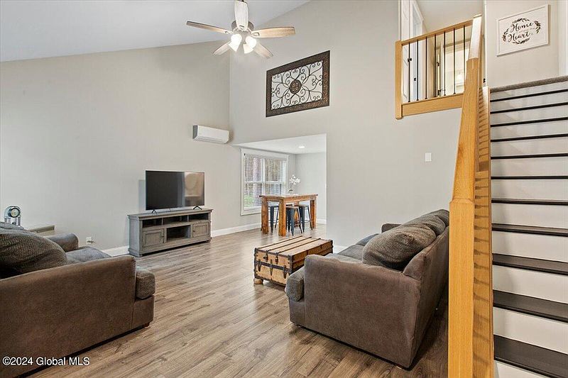 3rd image of 188 Arrow Wood Place