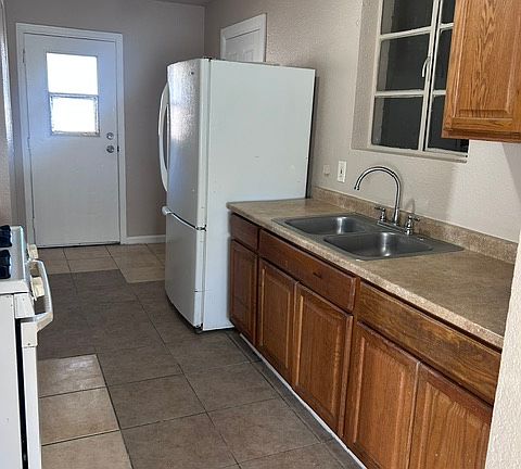 4th image of 3036 W Villa St