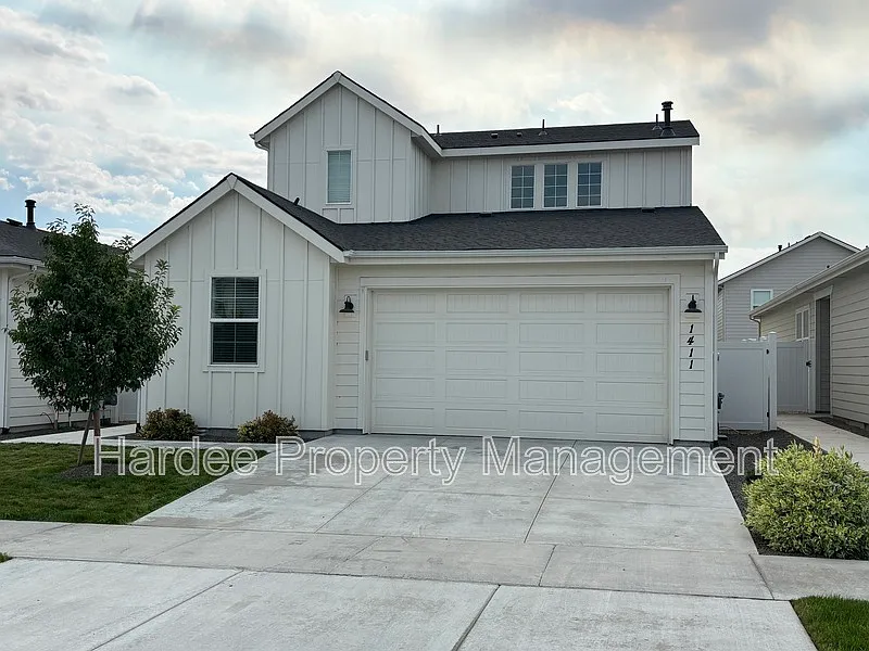 4 bed, 3.0 bath, 2010 sqft, $2,750 — Photo 2