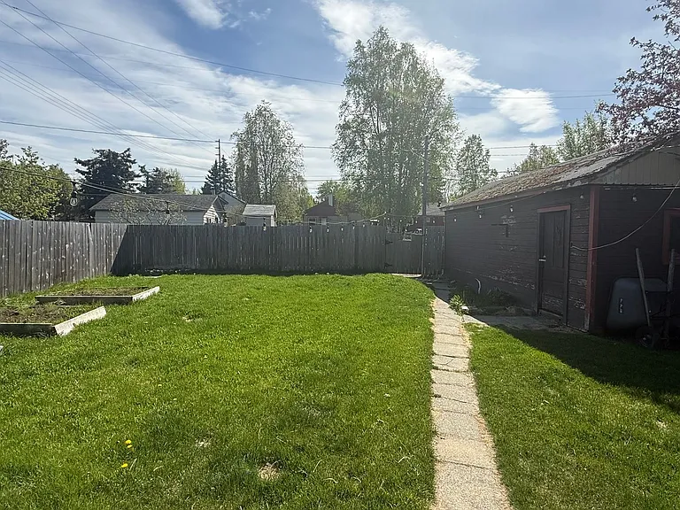 808 W 19th Ave — Photo 3