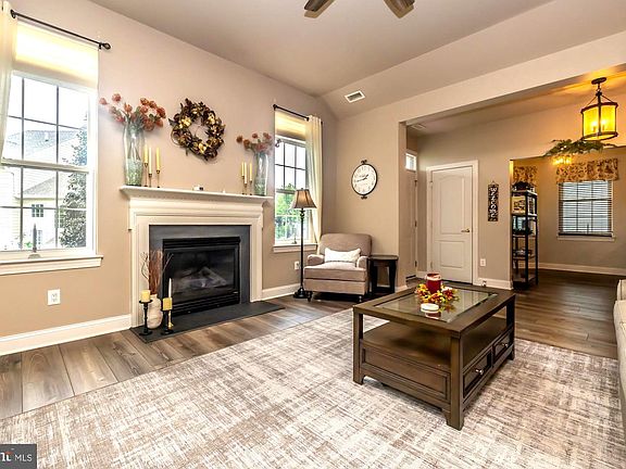 4th image of 1105 Hulnick Rd #438-77