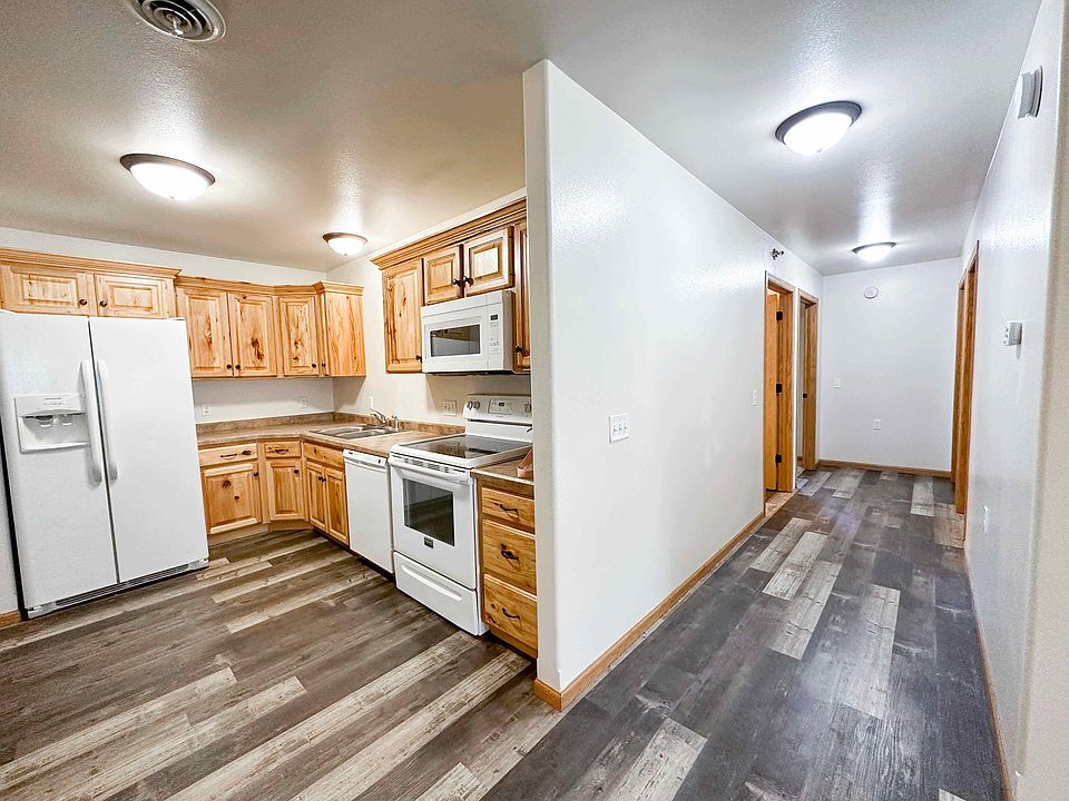 1st image of 2150 1st St W