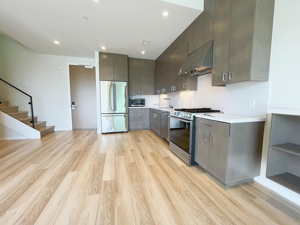 1st image of 2515 El Camino Real #8
