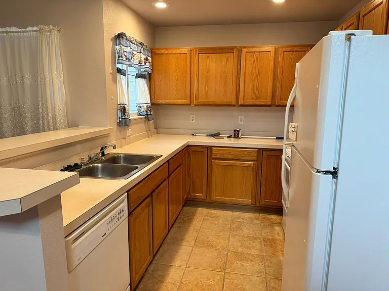 326 Appletree Ln — Photo 4