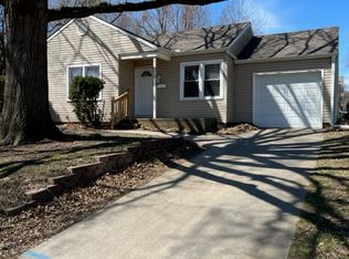 300 9th St, Warrensburg, MO 64093